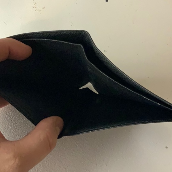 Louis Vuitton Taiga Bifold Wallet in Black Grained Leather (4.5" x 3.5") - Picture 10 of 11